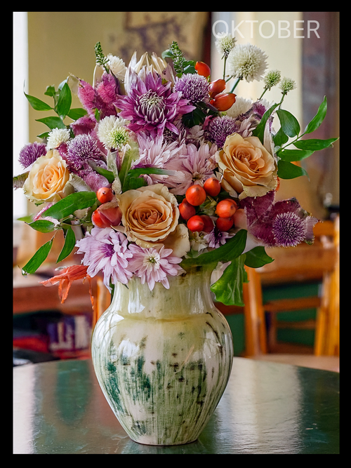 Blumenflatrate-Strauß mit saisonalen Blüten im Monatsrhythmus